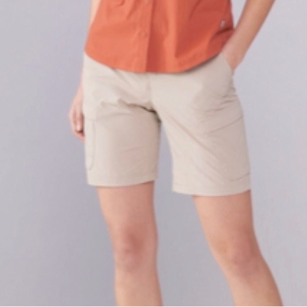 REI Women's Sahara Beachwood Tan Stretch Lightweight Cargo Shorts Size 10
